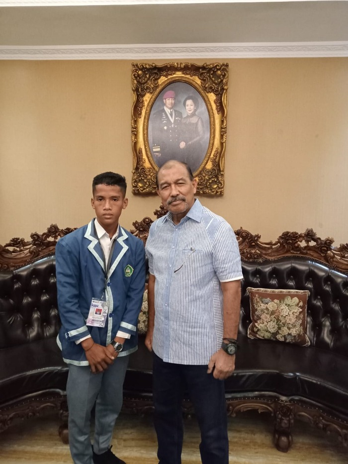 Wakil Ketua I DPD RI Nono Sampono menyatakan sangat mengapresiasi prestasi serta mendorong Derlan Purnama Putra siswa Madrasah Aliyah Ar-Rahman, Limboro, Seram Bagian Barat .