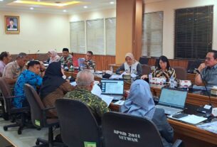 Badan Pembentukan Peraturan Daerah (Bapemperda) DPRD Kota Bekasi saat melakukan pembahasan dua Rancangan Peraturan Daerah (Ranperda) strategis.