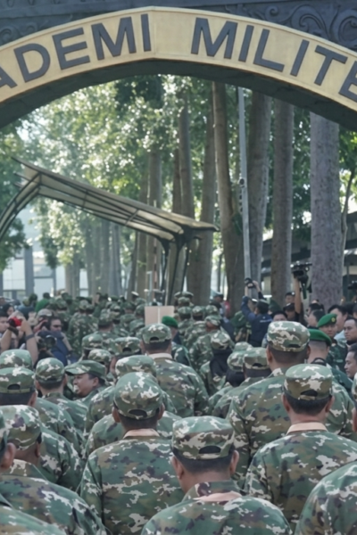 Para Ketua DPRD Se-Indonesia saat memasuki AKMIL Magelang