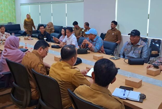 Komisi IV DPRD Kota Bekasi bersama eksekutif saat uji petik.