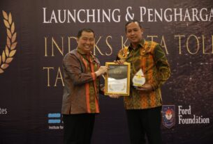 Wali Kota Bekasi Tri Adhianto menerima langsung penghargaan tersebut di Mangkuluhur ARTOTEL Hotel Jakarta pada, Rabu (22/4/2026).