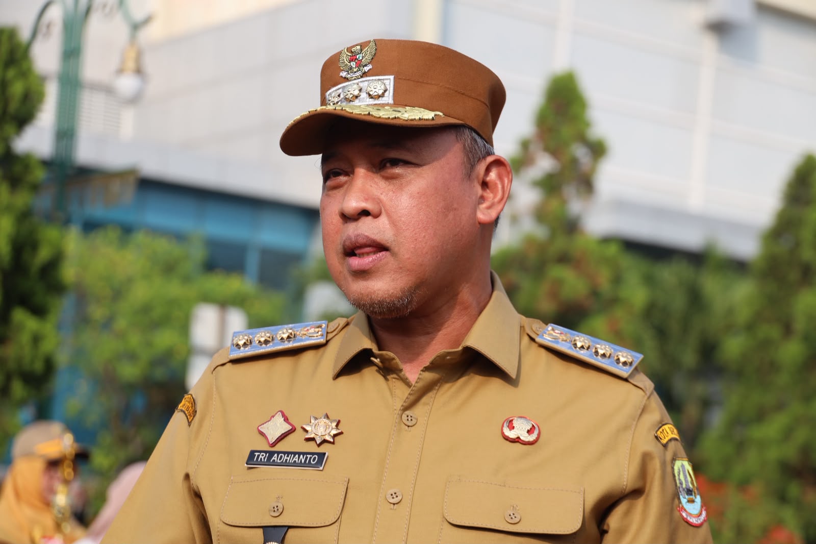 Wali Kota Bekasi Tri Adhianto menginstruksikan ASN mendampingi anak pada hari pertama masuk sekolah.
