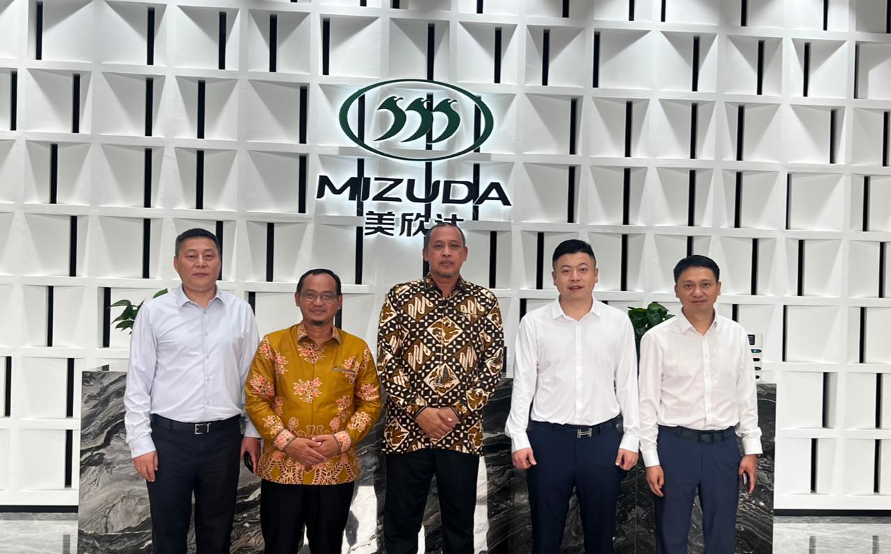 Wali Kota Bekasi Tri Adhianto mengunjungi Mizuda Group di Zhejiang, China untuk mempelajari transformasi industri dan ekonomi sirkular.