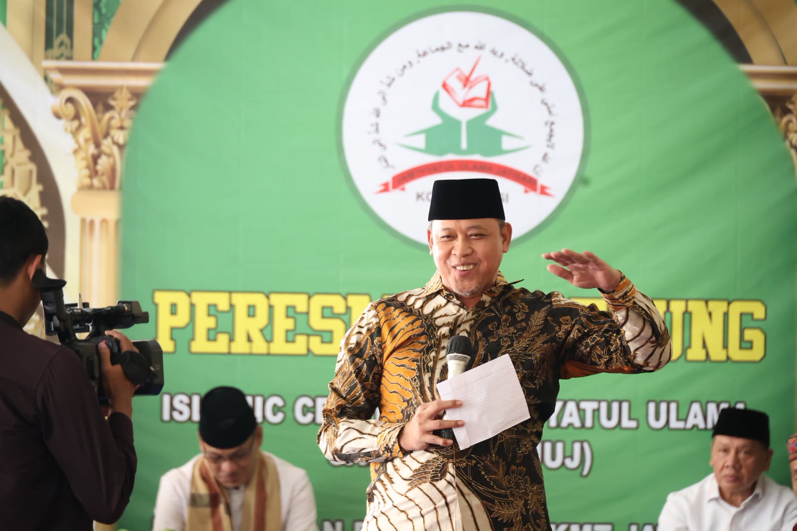 Wali Kota Bekasi Tri Adhianto meresmikan Gedung Islamic Center Jamiyyatul Ulama Jatisari di Kecamatan Jatiasih.