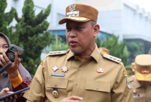 Tri Adhianto memastikan pelayanan publik Kota Bekasi tetap berjalan saat gangguan listrik.