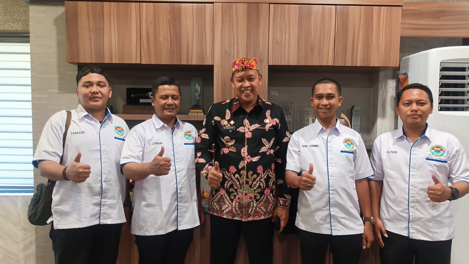 Wali Kota Bekasi menerima audiensi PC IKA PMII Kota Bekasi di Ruang Kerja Wali Kota, Kamis (9/7/2026), membahas Rakercab bertema "Sinergi, Inovasi, dan Aksi" serta dukungan terhadap program magang ke Jepang untuk meningkatkan kualitas SDM dan kesempatan kerja masyarakat Kota Bekasi.