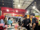 Di tengah persaingan industri makanan yang semakin padat, Ahmad Saifuddin berhasil membangun identitas merek yang kuat melalui bisnis Seblak Byar-Byar.